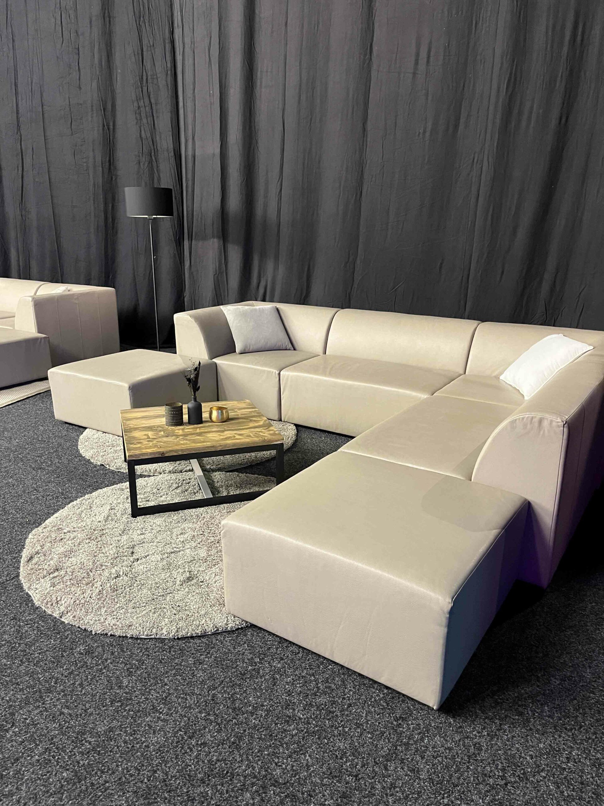 verhuur-lounge-meubilair-marie-lou-beige-c-sfeerfoto1.jpg