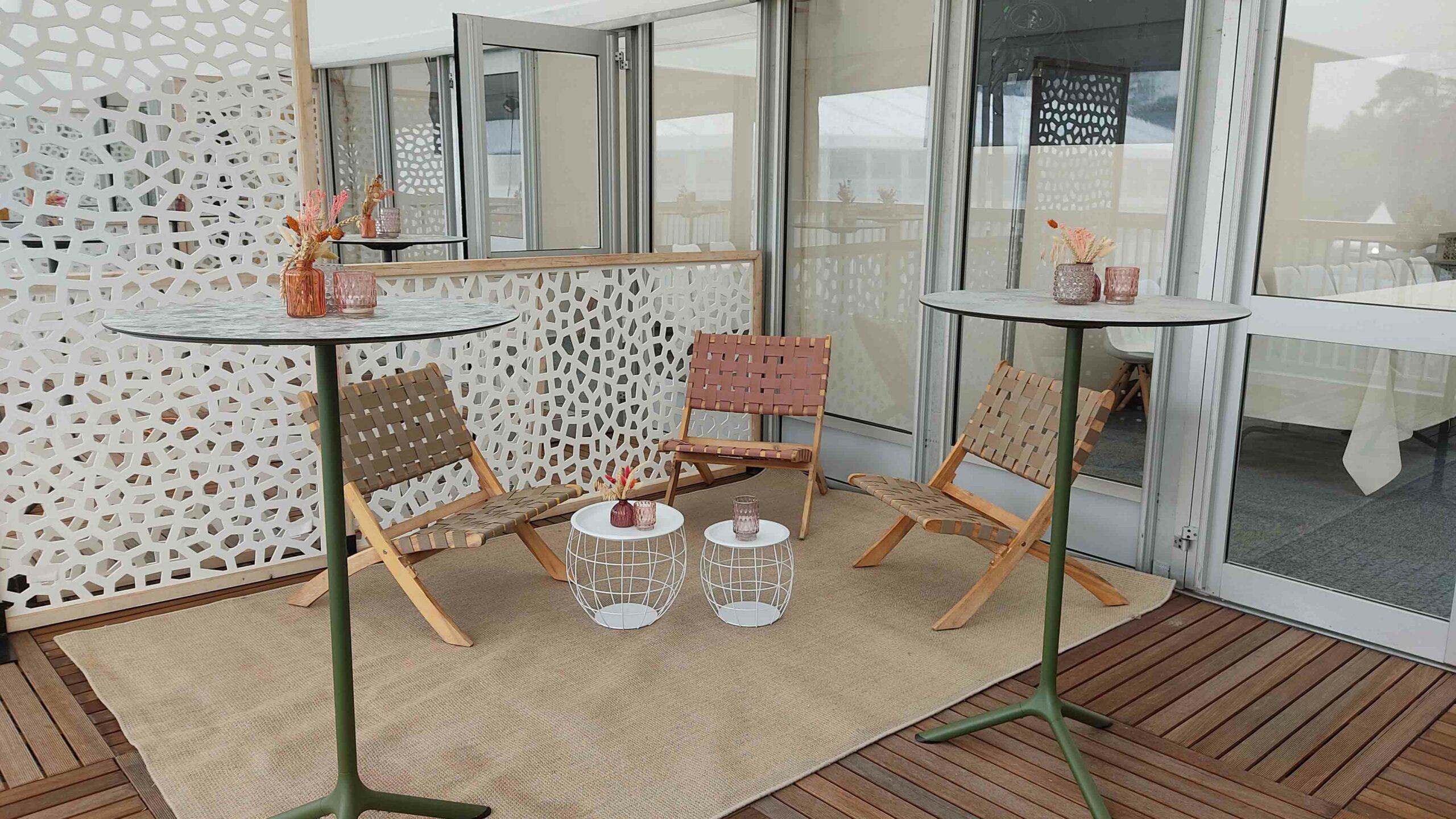 verhuur-lounge-meubilair-alvaro-terracotta-sfeerfoto1.jpg