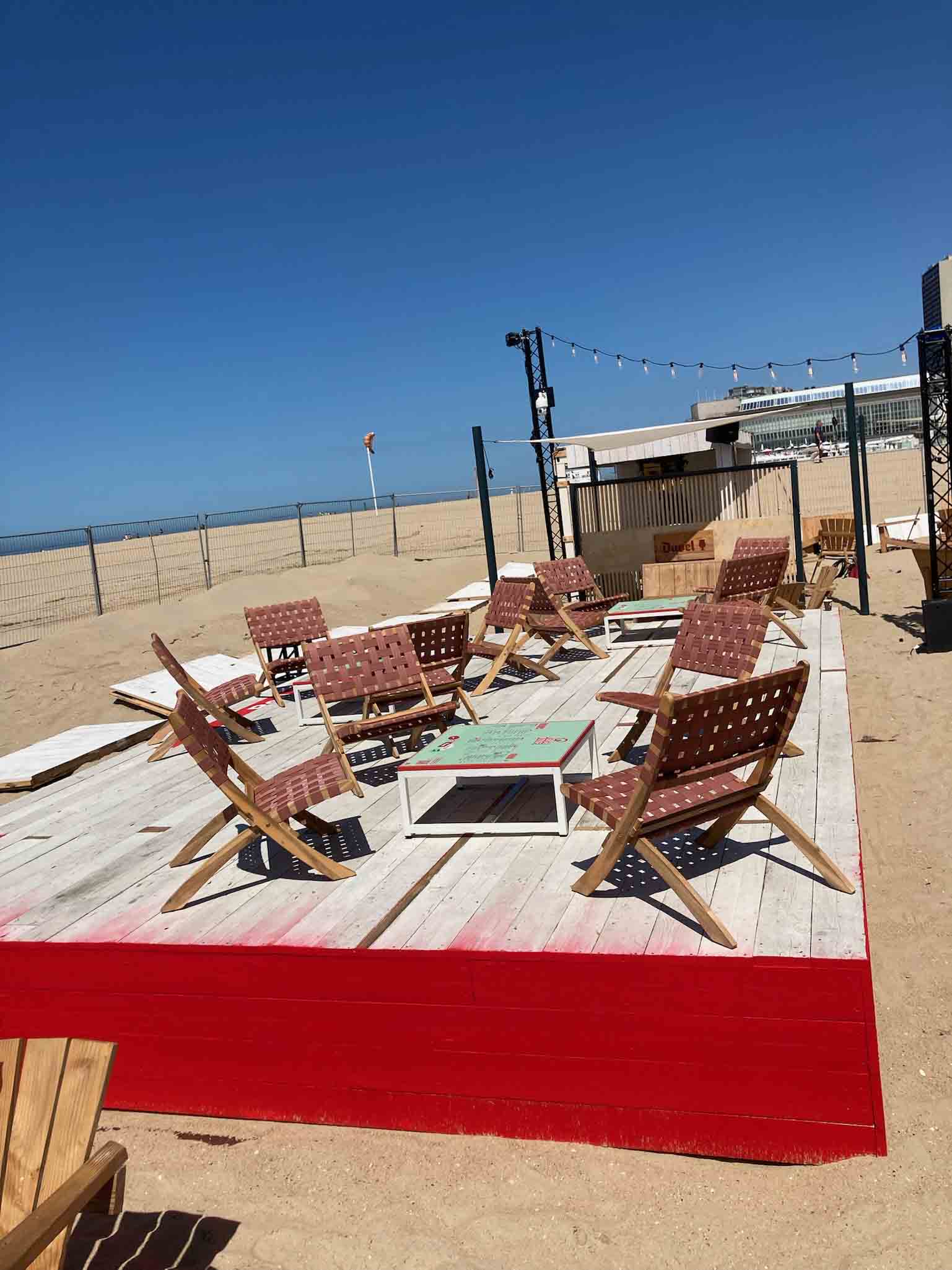 verhuur-lounge-meubilair-alvaro-terracotta-sfeerfoto.jpg